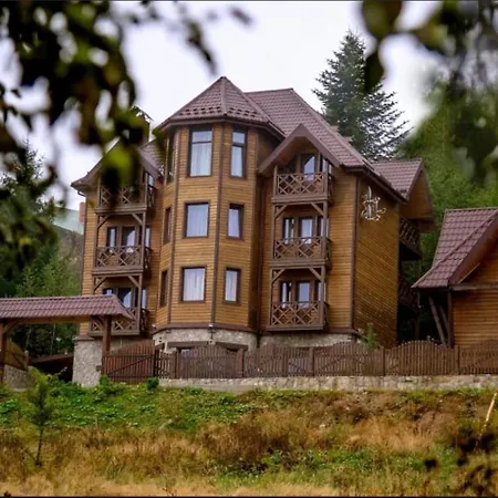 під лісом Pid Lisom فندق