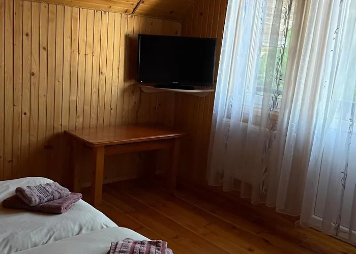 під лісом Pid Lisom